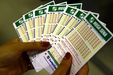 Imagem ilustrativa da imagem Cinco apostas do ES erram um número e perdem prêmio de R$ 104 milhões da Mega-Sena