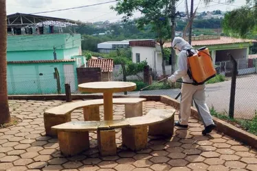 Imagem ilustrativa da imagem Cinco cidades em MG retomam aulas após desinfecção em escolas