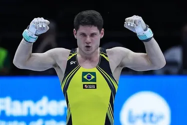 Imagem ilustrativa da imagem Classificado a Paris, Diogo Soares fica no top 10 do Mundial de Ginástica