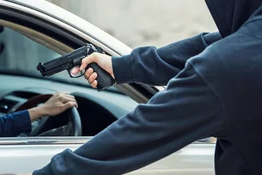 Imagem ilustrativa da imagem Consumidor já pode até “desligar” seguro do carro para pagar menos