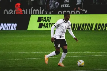 Imagem ilustrativa da imagem Corinthians negocia retorno do zagueiro Robert Renan por empréstimo