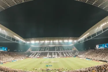 Imagem ilustrativa da imagem Corintiano de 16 anos morre eletrocutado ao encostar em poste na saída de estádio