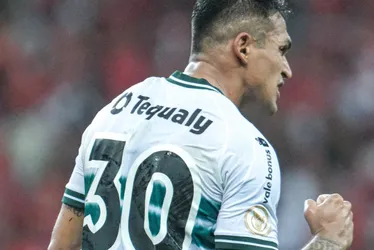 Imagem ilustrativa da imagem Coritiba bate Inter em jogo com quatro pênaltis e expulsão em tempo recorde