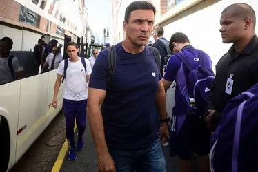 Imagem ilustrativa da imagem Cruzeiro anuncia demissão do técnico Zé Ricardo