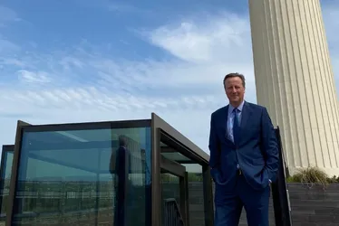 Imagem ilustrativa da imagem David Cameron é nomeado chanceler do Reino Unido e volta à política após 7 anos