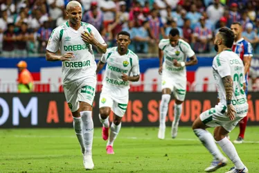 Imagem ilustrativa da imagem Deyverson marca, Cuiabá vence e mantém Bahia perto da zona de rebaixamento