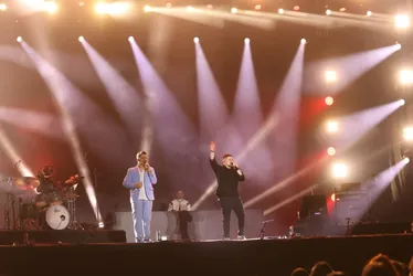 
          Imagem ilustrativa da imagem Dupla e DJ lançam clássico cristão com batida eletrônica
          