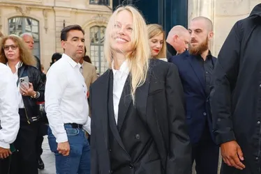 Imagem ilustrativa da imagem 'É libertador e um pouco rebelde', diz Pamela Anderson sobre não usar maquiagem