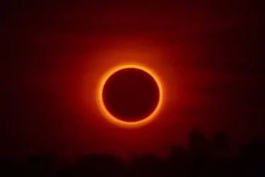 Imagem ilustrativa da imagem Eclipse Anular do Sol pode ser acompanhado pelos pernambucanos, mas exige cuidados