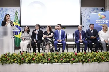 Imagem ilustrativa da imagem Em Brasília, Raquel Lyra destaca avanços da política habitacional em Pernambuco