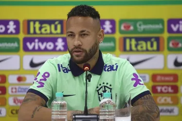 Imagem ilustrativa da imagem Equipe de Neymar se pronuncia após jogador ser flagrado com duas mulheres