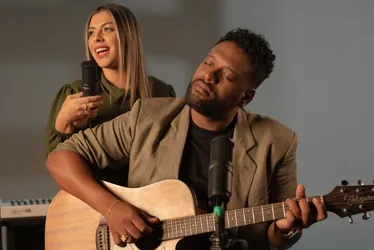 
          Imagem ilustrativa da imagem Esperança e amor em nova música de Alison e Vitória
          