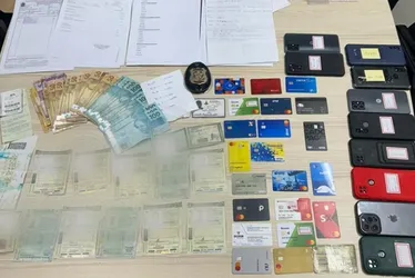 Imagem ilustrativa da imagem Ex-policiais são presos suspeitos de golpe do empréstimo consignado no ES