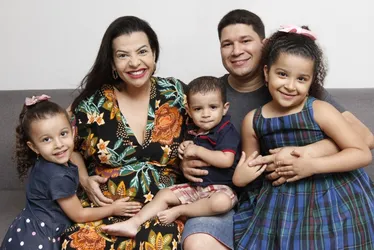 Imagem ilustrativa da imagem Famílias grandes estão de volta: casais do ES têm optado por ter mais de 2 filhos