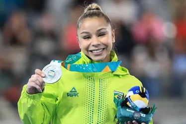 Imagem ilustrativa da imagem Flavinha é prata no solo e se torna maior medalhista brasileira na história do Pan
