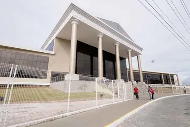 Imagem ilustrativa da imagem Fórum de Vila Velha é esvaziado após parte do teto desabar
