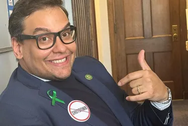 Imagem ilustrativa da imagem George Santos tem mandato cassado pelo congresso dos Estados Unidos