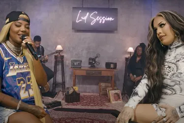 Imagem ilustrativa da imagem Gloria Groove conta que se 'livrou' de enquadro de policial graças a Ludmilla