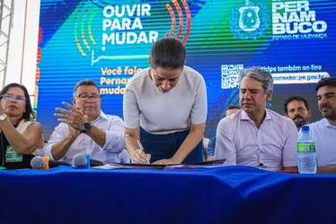 Imagem ilustrativa da imagem Governadora Raquel Lyra anuncia três obras de infraestrutura no Sertão do Moxotó