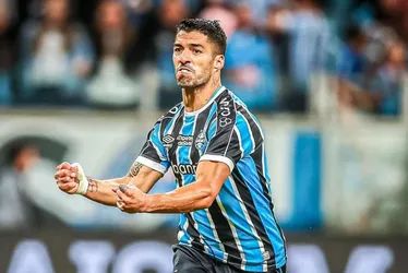Imagem ilustrativa da imagem Grêmio supera o Bahia com gol de Suárez e se mantém vivo na briga por título