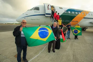 Imagem ilustrativa da imagem Grupo de brasileiros repatriados da Cisjordânia chega ao Recife