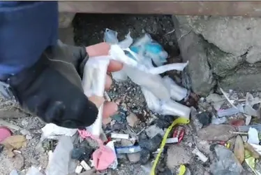 Imagem ilustrativa da imagem Guardas Municipais encontram drogas escondidas dentro de bueiro em Vila Velha