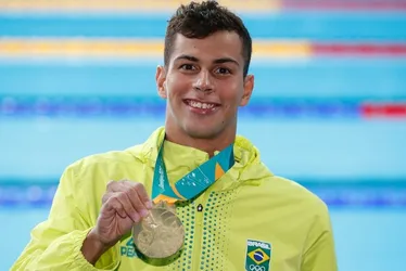 Imagem ilustrativa da imagem Guilherme Costa conquista primeiro ouro da natação brasileira no Pan 2023