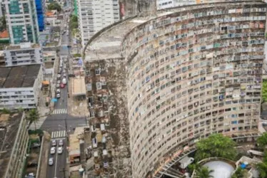 Imagem ilustrativa da imagem Histórico Edifício Holiday, em Boa Viagem, vai a leilão em março de 2024