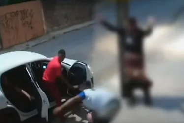 Imagem ilustrativa da imagem Homem é assaltado duas vezes no mesmo dia e é deixado de cueca em Fortaleza