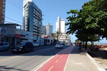 Imagem ilustrativa da imagem Homem é baleado na Praia de Itapuã quando estava indo almoçar com a família