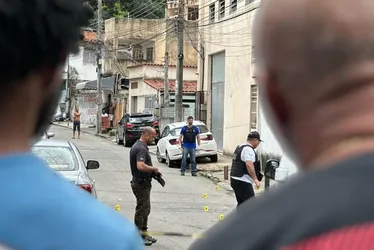Imagem ilustrativa da imagem Homem é morto por criminosos no meio da rua em Vitória