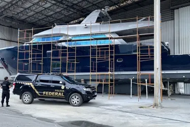 Imagem ilustrativa da imagem Iate de luxo avaliado em R$ 14 milhões é apreendido pela PF no RJ