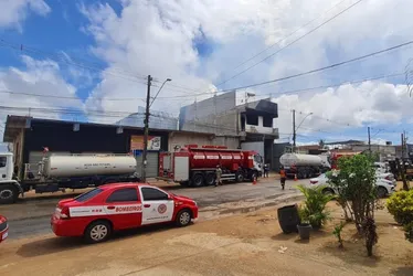 Imagem ilustrativa da imagem Incêndio atinge galpão de transportadora na Serra