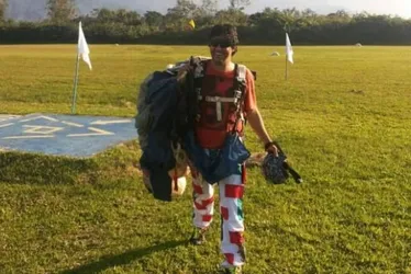 Imagem ilustrativa da imagem Instrutor de parapente é encontrado morto após desaparecer no mar, em SP