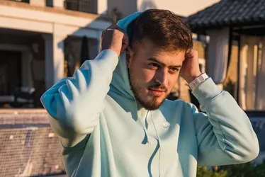 Imagem ilustrativa da imagem Jon Vlogs: Quem é o influenciador que afirma ganhar R$ 100 milhões por ano
