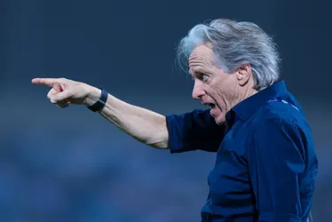 Imagem ilustrativa da imagem Jorge Jesus é vaiado por torcedores após tropeço do Al-Hilal no Saudita