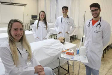 Imagem ilustrativa da imagem Jovens falam dos desafios que enfrentam para se formar em Medicina