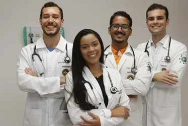 Imagem ilustrativa da imagem Jovens falam dos desafios que enfrentam para se formar em Medicina