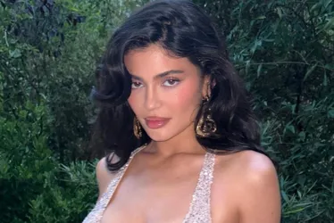 Imagem ilustrativa da imagem Kylie Jenner diz que era assediada por paparazzi aos 16 anos: 'histórias de terror'