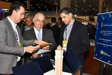 
          Imagem ilustrativa da imagem Lira pode ter estatal para chamar de sua
          