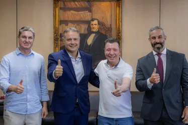 
          Imagem ilustrativa da imagem Lula nunca ligou para apoiador que quase levou tiro de Zambelli
          