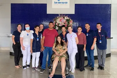 Imagem ilustrativa da imagem Mãe dos sêxtuplos recebe alta e deixa hospital. Bebês seguem internados