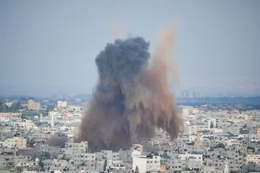 Imagem ilustrativa da imagem Mais de 900 pessoas já morreram em conflito entre Israel e Hamas