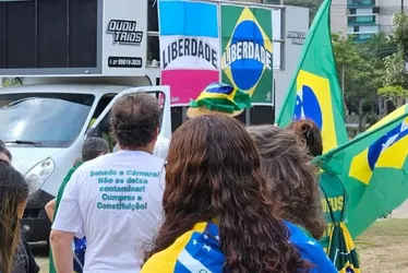 Imagem ilustrativa da imagem Manifestantes vão à Praça do Papa para pedir justiça por preso morto na Papuda