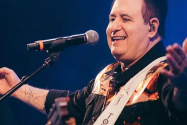 Imagem ilustrativa da imagem Marrone é afastado temporariamente dos palcos para fazer tratamento urinário