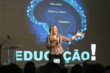 Imagem ilustrativa da imagem Martha Gabriel: “Salas de aula antigas não vão funcionar mais”