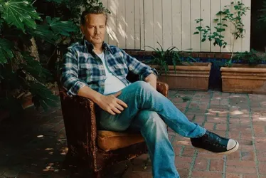 Imagem ilustrativa da imagem Matthew Perry: corpo é liberado para família, mas causa da morte segue em aberto