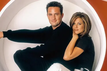 Imagem ilustrativa da imagem Matthew Perry pode ganhar estrela na calçada da fama ao lado de Jennifer Aniston
