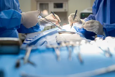 Imagem ilustrativa da imagem Médico é condenado a 9 anos de prisão por deformar rosto de pacientes