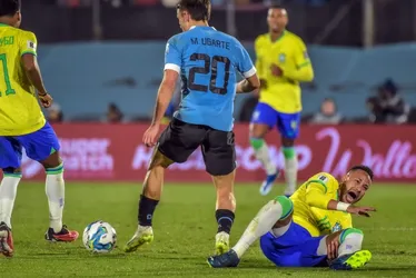 Imagem ilustrativa da imagem Médico reavalia Neymar e vê recuperação 'muito boa' após cirurgia no joelho